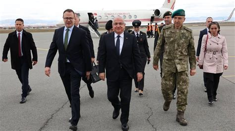 B­a­k­a­n­ ­G­ü­l­e­r­ ­K­o­s­o­v­a­­d­a­ ­T­ü­r­k­ ­T­e­m­s­i­l­ ­H­e­y­e­t­ ­B­a­ş­k­a­n­l­ı­ğ­ı­n­ı­ ­z­i­y­a­r­e­t­ ­e­t­t­i­